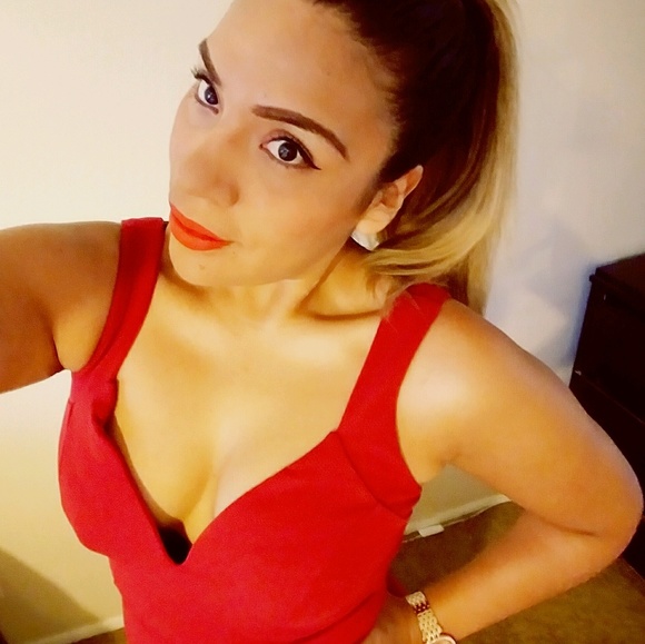 Lea Hernandez - Poshmark Profile Picture of Lea Hernandez (@leahernandez76) on Poshmark