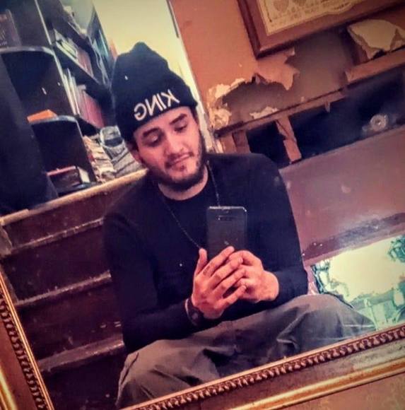 Profile Picture of Austin Guillen (@austinguillen) on Poshmark