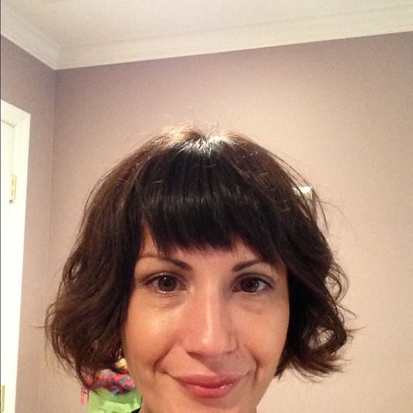 Profile Picture of Danielle Amoroso (@danielleamor) on Poshmark