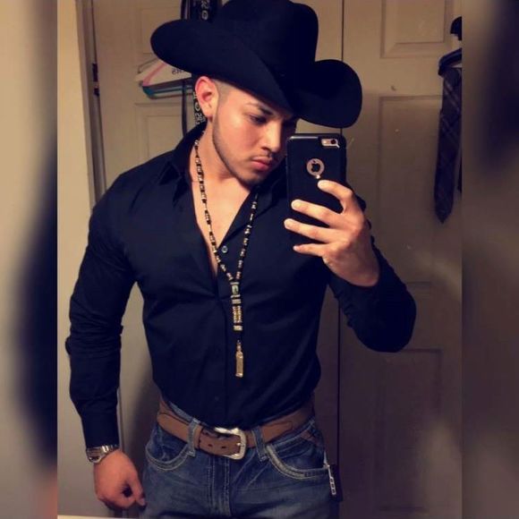 Profile Picture of Efrain Gonzales (@efraingonzales) on Poshmark