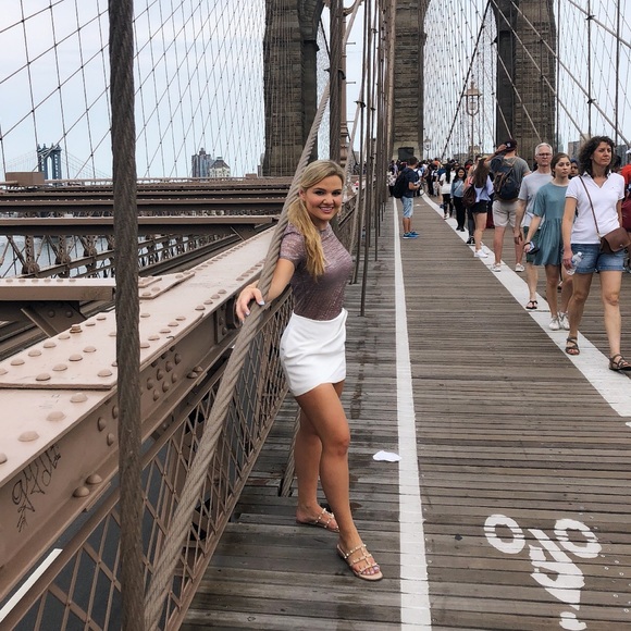 Profile Picture of Kelly Zecchini (@kellzini) on Poshmark