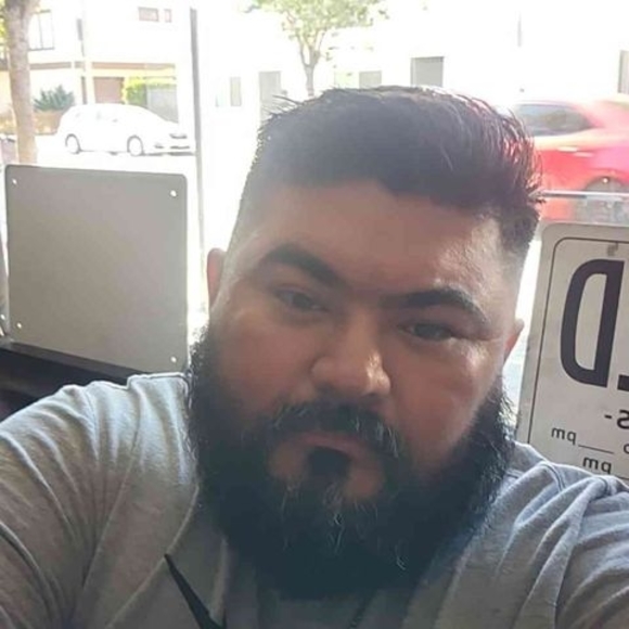 Profile Picture of Kris Tenas (@tenastito) on Poshmark