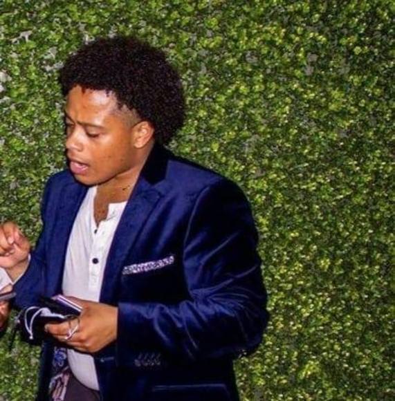 Profile Picture of Jonathan Endsley (@jonathan111) on Poshmark