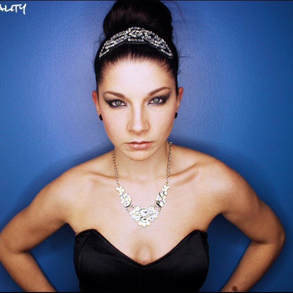 Profile Picture of Ann marie Delfavero (@annmarienski) on Poshmark