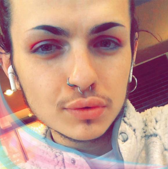 Profile Picture of Evan Schacherer (@e_v_) on Poshmark