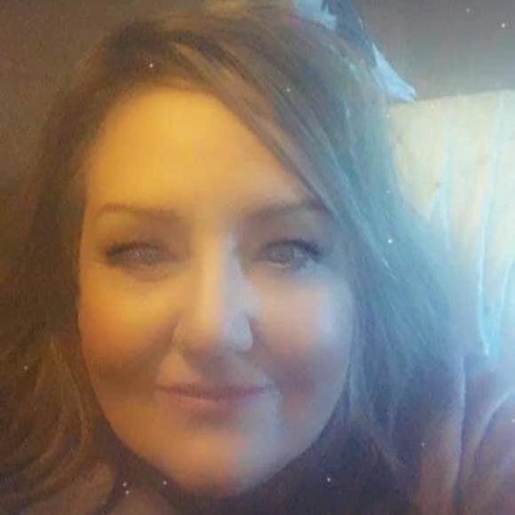 Profile Picture of Suzanne Bailey (@suzanne_bailey) on Poshmark