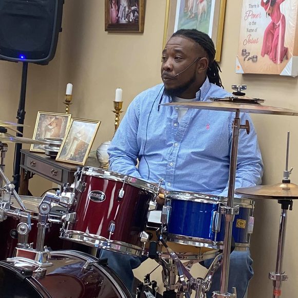 Profile Picture of Thomas Wright (@tlwright8022) on Poshmark