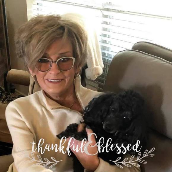 Profile Picture of Stacie Fleming (@stacie_fleming) on Poshmark