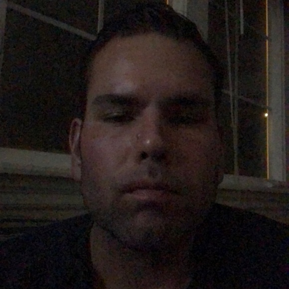 Profile Picture of Joe Blotner (@blotner24) on Poshmark