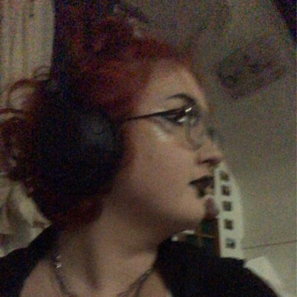 Tahlia Wulff - Poshmark Profile Picture of Tahlia Wulff (@wulffinspace17) on Poshmark