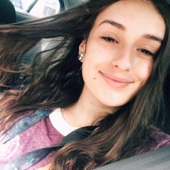 Profile Picture of Bethany Turner (@bethhtem) on Poshmark