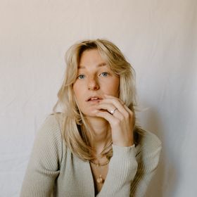 Profile Picture of Lauren Alvarez (@lealiving_) on Pinterest