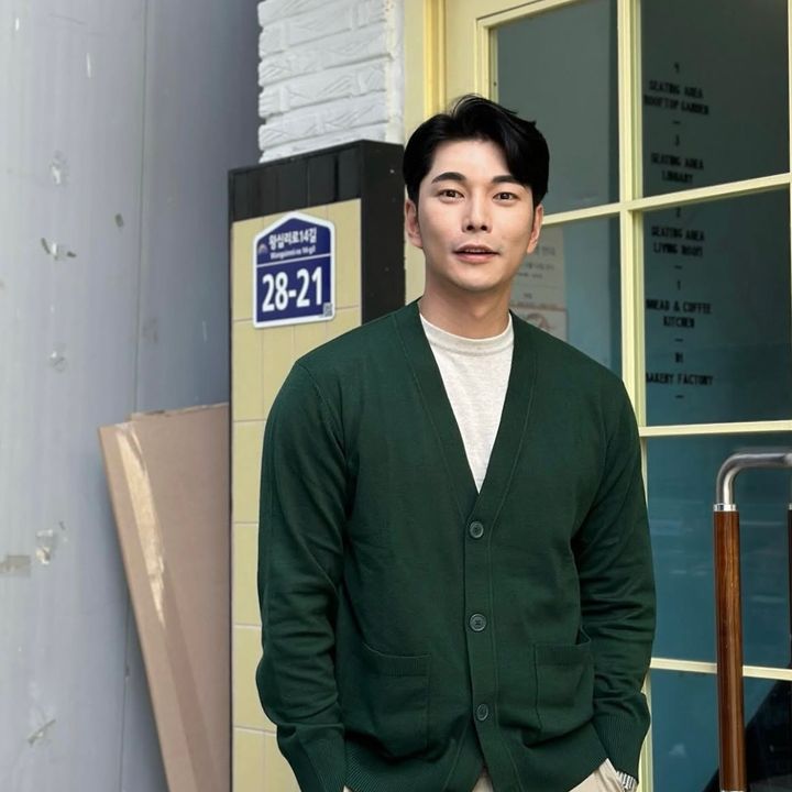 Profile Picture of Lee wong📍🇰🇷🇺🇸📍 (@lee_wong221) on Tiktok