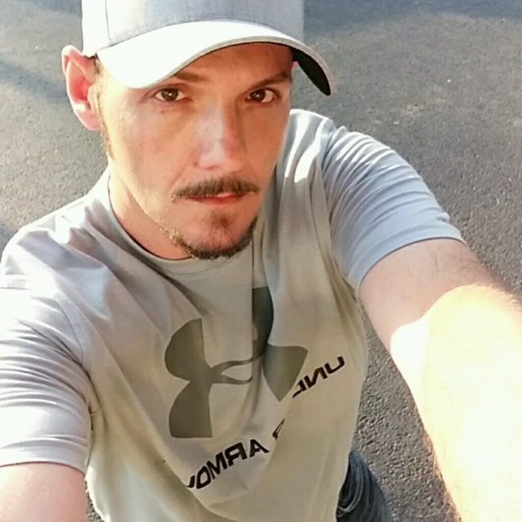 Profile Picture of Danny Fowler (@dannyfowler) on Poshmark