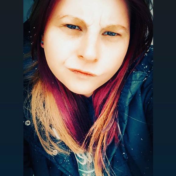 Profile Picture of Melissa Dibattista (@greenfreak1116) on Poshmark