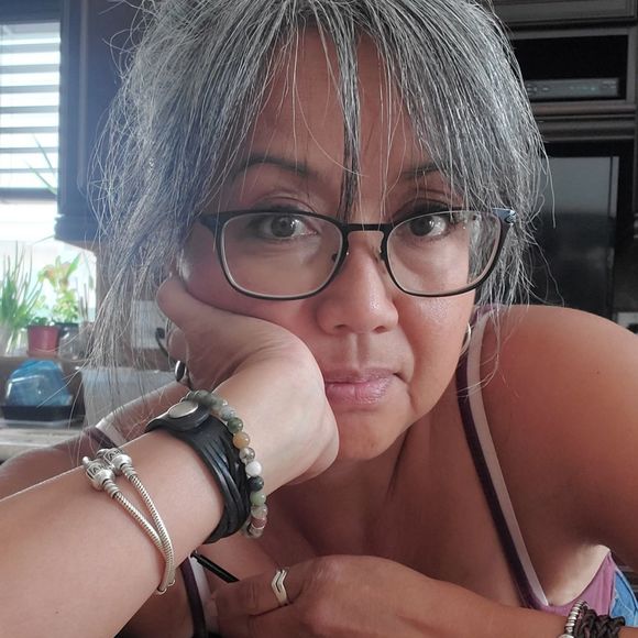 Profile Picture of Barbara Vandergaag (@bvandergaag) on Poshmark