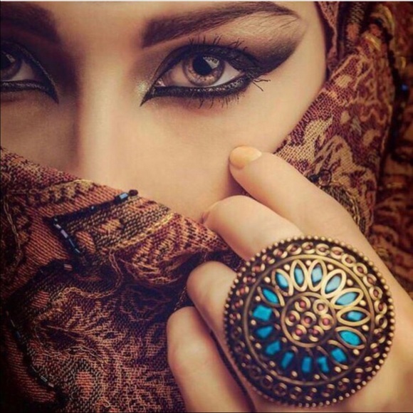 Profile Picture of Marjan Davoudi (@marjan46487) on Poshmark