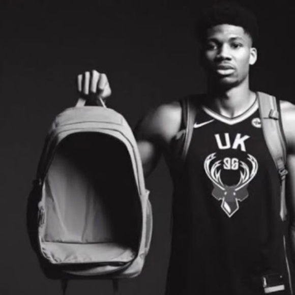 Profile Picture of Brayden Bell (@braydenbell1709) on Poshmark