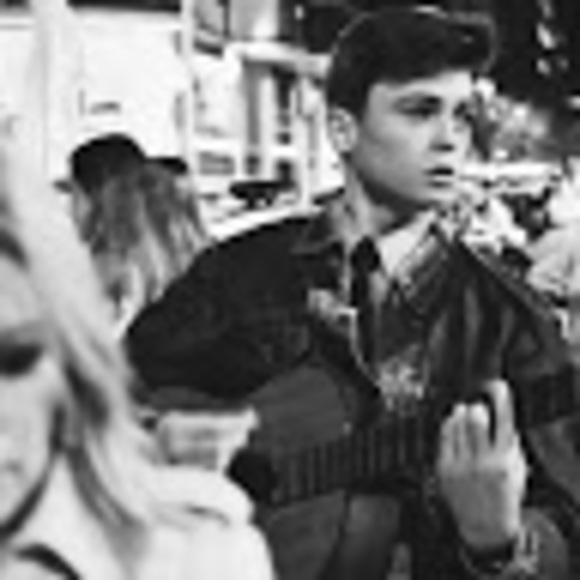 Profile Picture of Ugo Musique (@ugobianchetti07) on Poshmark