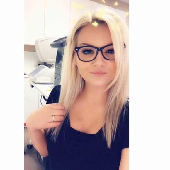 Profile Picture of Shelby Noyer (@shelbynoyer) on Poshmark