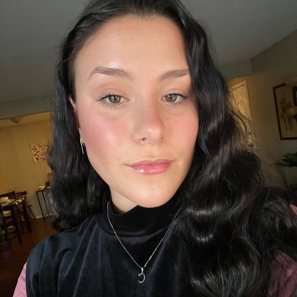 Profile Picture of Allison Kidd (@akidd23) on Poshmark