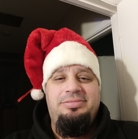 Profile Picture of Robert Barella (@robertbarella) on Poshmark