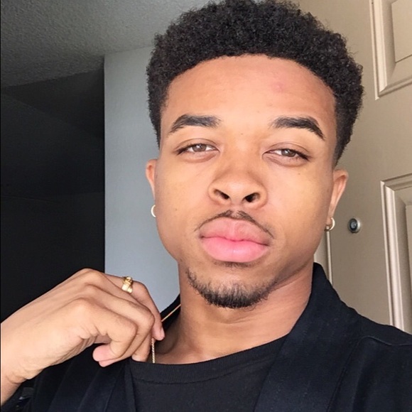 Profile Picture of Daniel Buchanan (@dannybee97) on Poshmark