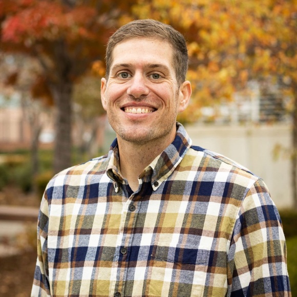 Profile Picture of Dan Hahn (@goddadbod) on Poshmark