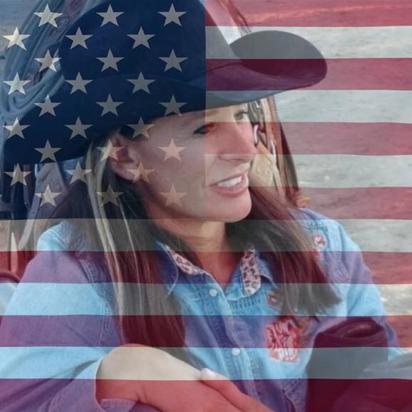 Profile Picture of Mika Tozer (@mikatozer) on Poshmark