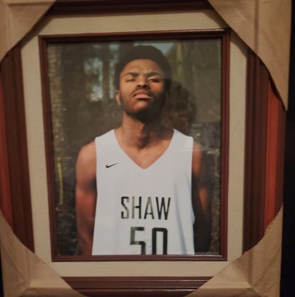 Profile Picture of Peyton Goar (@peyton_goar) on Poshmark