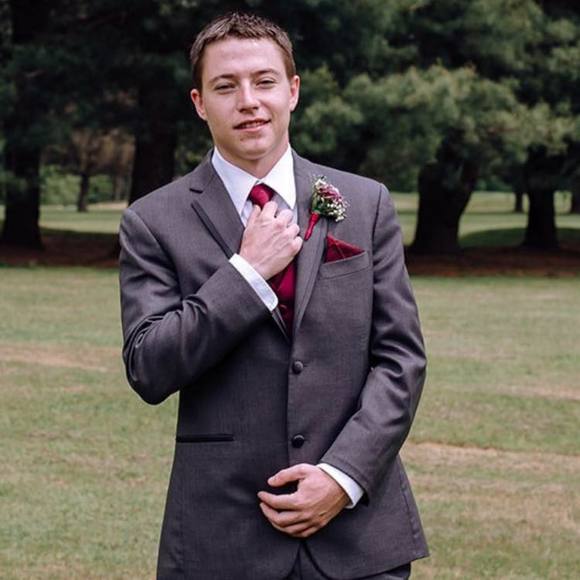 Profile Picture of Nick Blake (@nblake92) on Poshmark