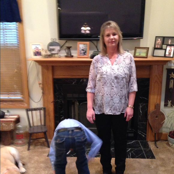 Profile Picture of Tracie Eighinger (@traciee) on Poshmark