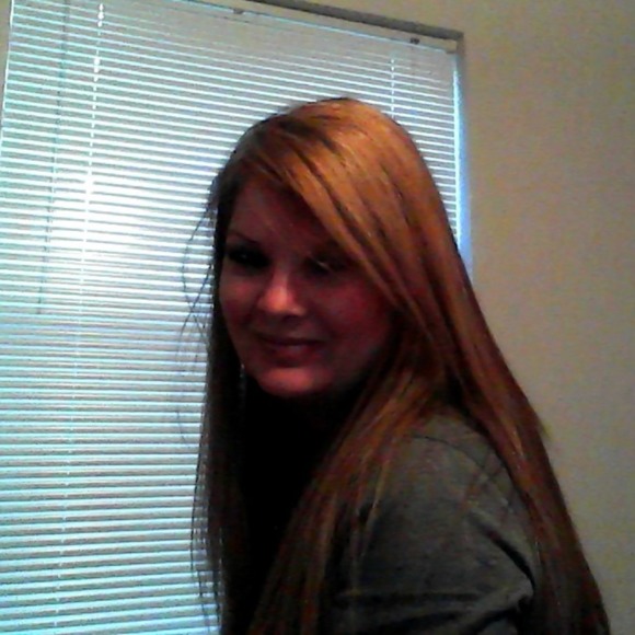 Profile Picture of Celina Kregel (@celinacalin) on Poshmark