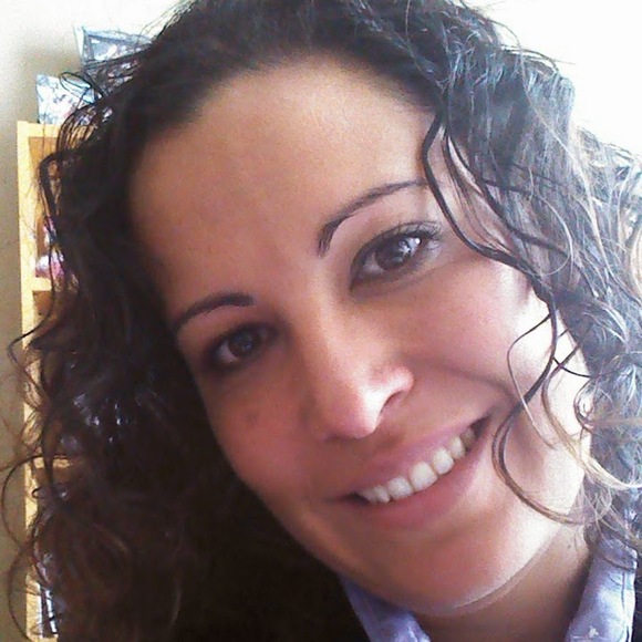 Profile Picture of Evelyn Saavedra (@savvyev) on Poshmark