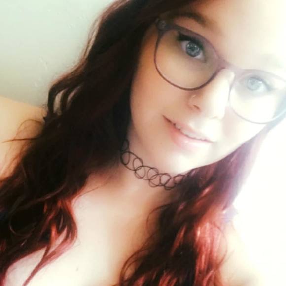 Profile Picture of Julia Froese (@jfroese95) on Poshmark