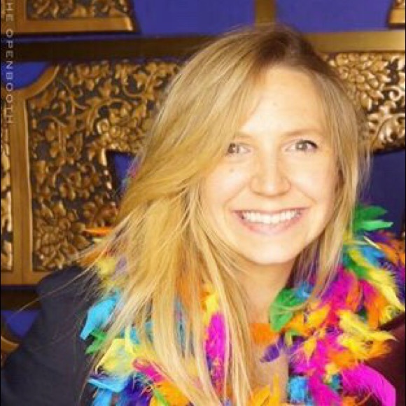 Profile Picture of Katie Coe (@katie_coe) on Poshmark