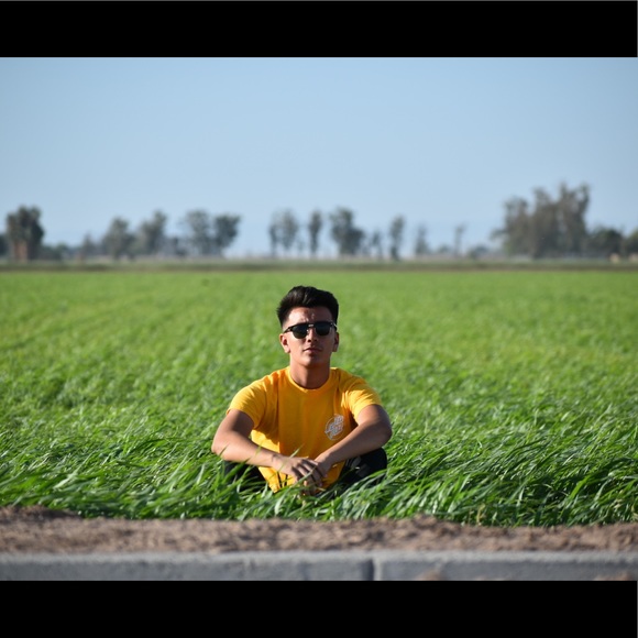 Profile Picture of Paul Solano (@solanopaul34) on Poshmark
