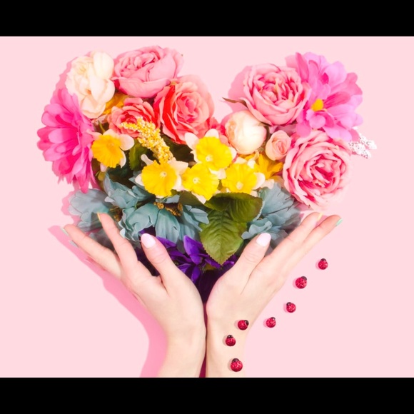 Profile Picture of Danielle Rascon (@rascon84) on Poshmark