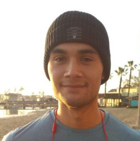 Profile Picture of Richard Rivas (@richardrivas54) on Poshmark