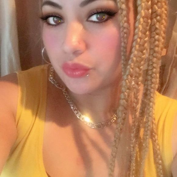 Profile Picture of Eli Leon (@elimiajohn) on Poshmark