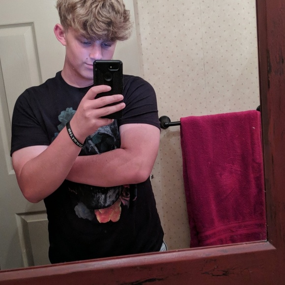 Profile Picture of Nick Florianovich (@nickflo24) on Poshmark