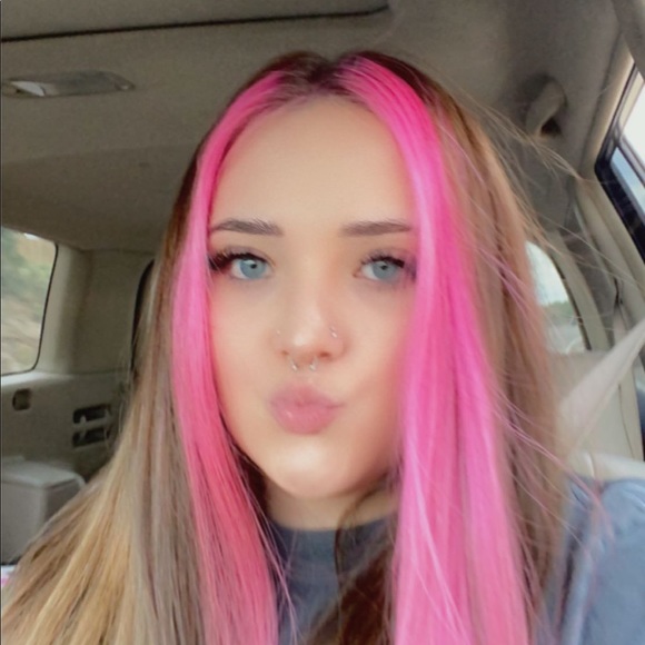 Profile Picture of Dani Sandoval (@mdanisandoval) on Poshmark