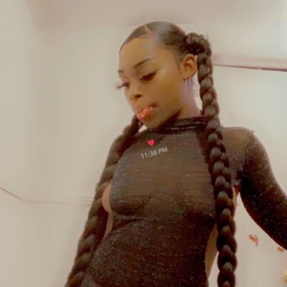Profile Picture of Precious Mitchell (@pjotmitt) on Poshmark