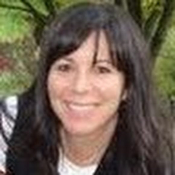 Profile Picture of Karen Schultz (@skylove11) on Poshmark