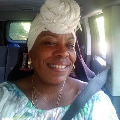 Profile Picture of Tracie Robinson (@TracieR48475641) on Twitter