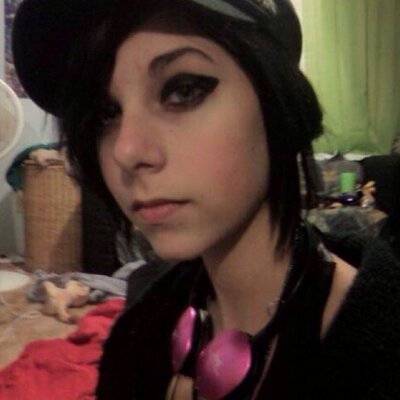 Profile Picture of Alycia Hudson (@kara32296) on Twitter