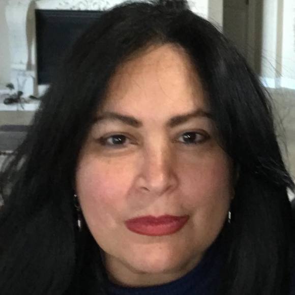 Profile Picture of Beatriz Borregales (@beacbb) on Poshmark
