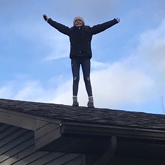 Profile Picture of Leah Nehls (@nehllea22) on Poshmark