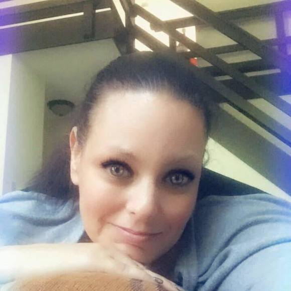 Profile Picture of Tracie Jaray (@tracieann75) on Poshmark