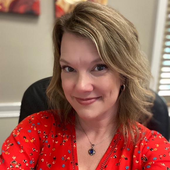 Profile Picture of Michelle Phillippi (@mnp1981) on Poshmark